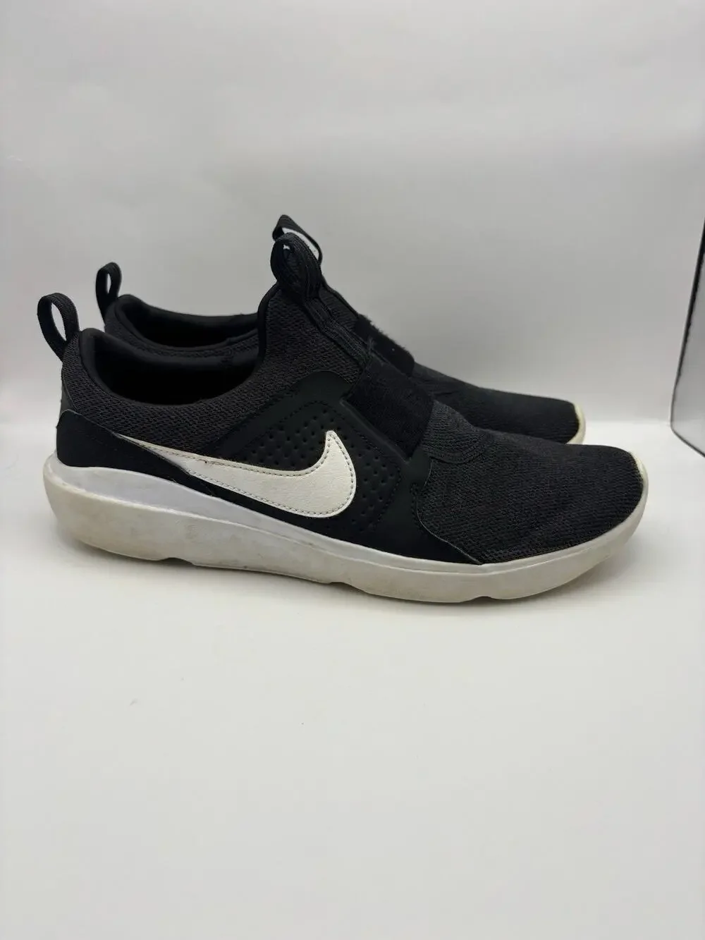 Nike Men’s AD Comfort Slip On Sneakers Black/White Size 10.5